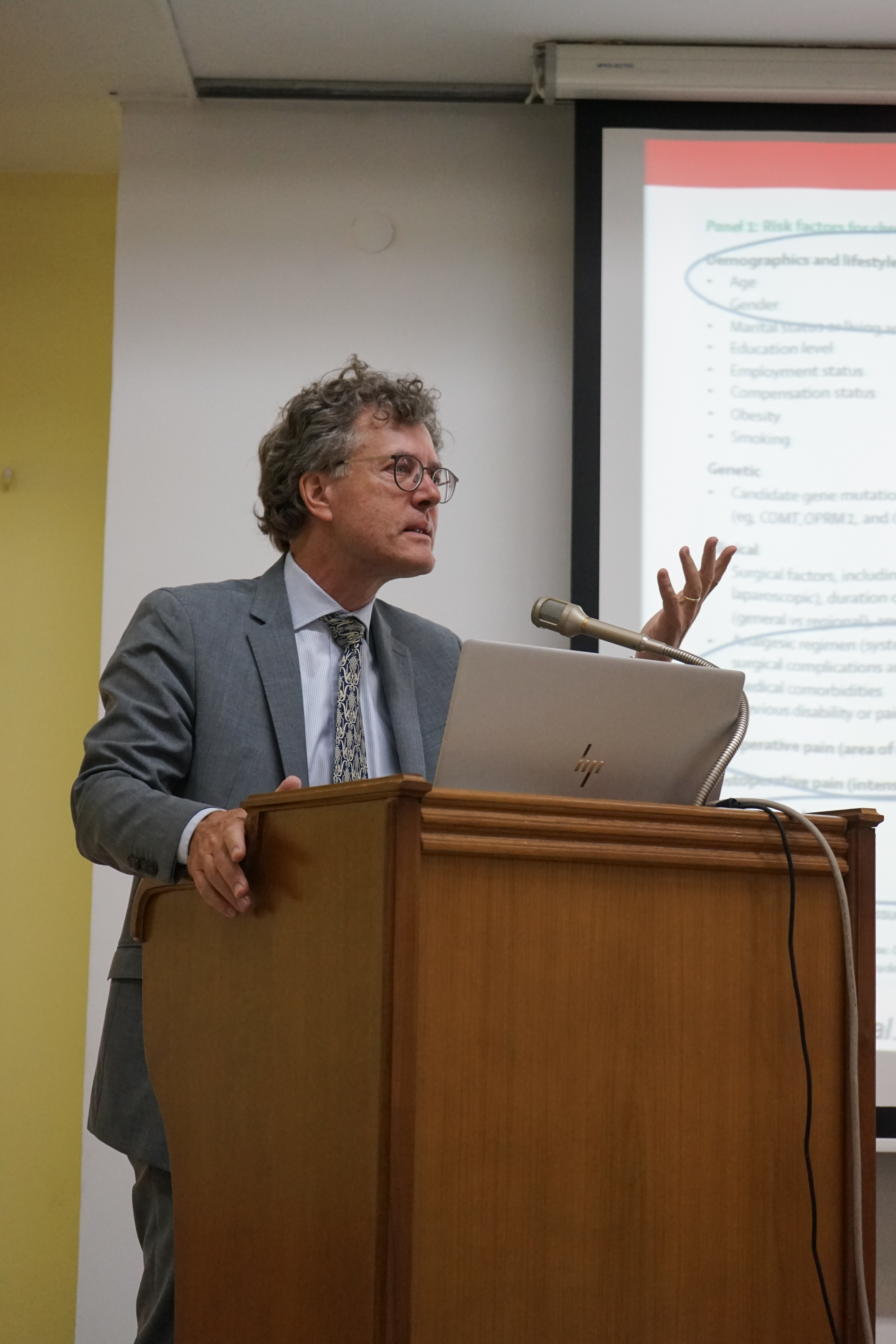 Professor Dr. Burkhard Gustorff